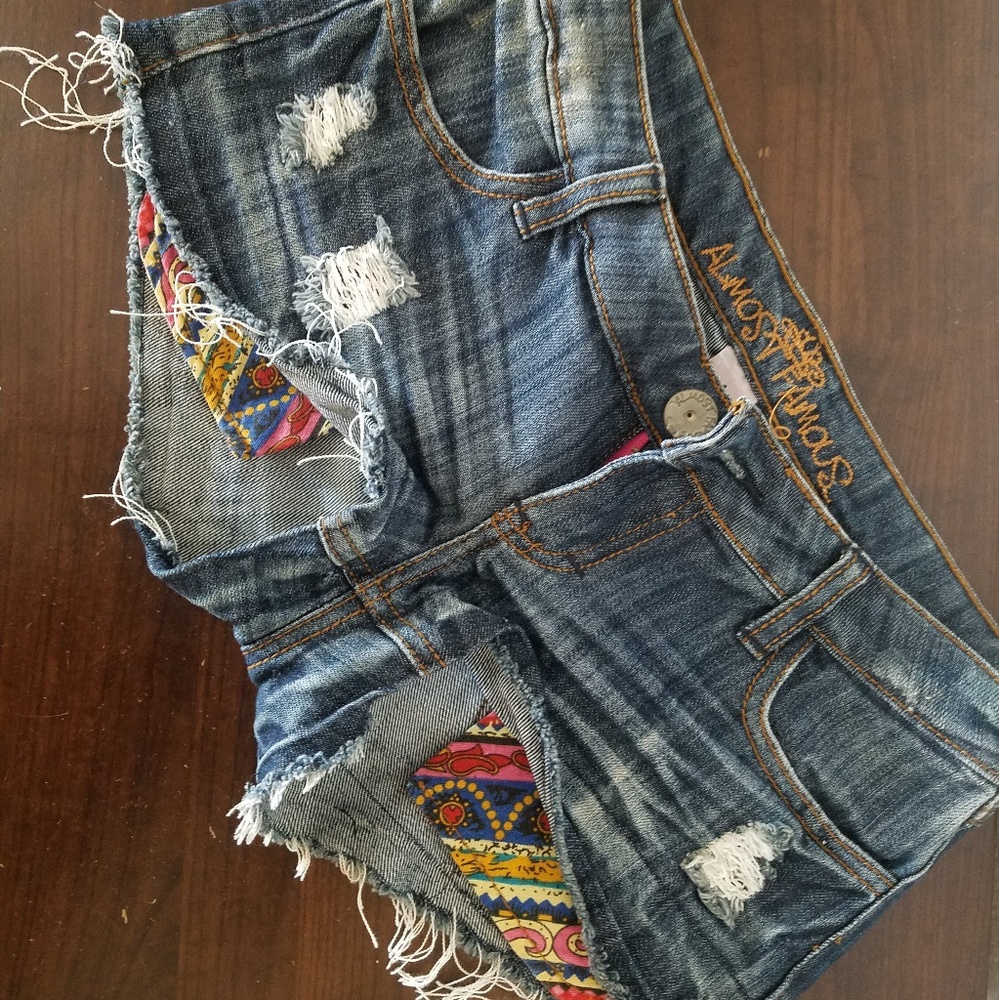 Almost famous Shorts with decorative pockets